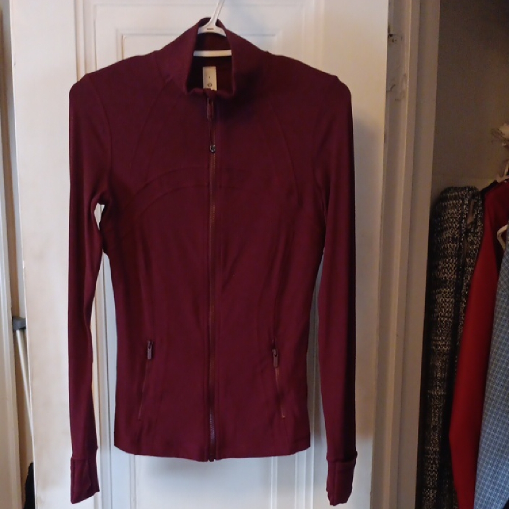 lululemon DefineJacket And Matching Groove Legging in Burgundy Bay Size 6.